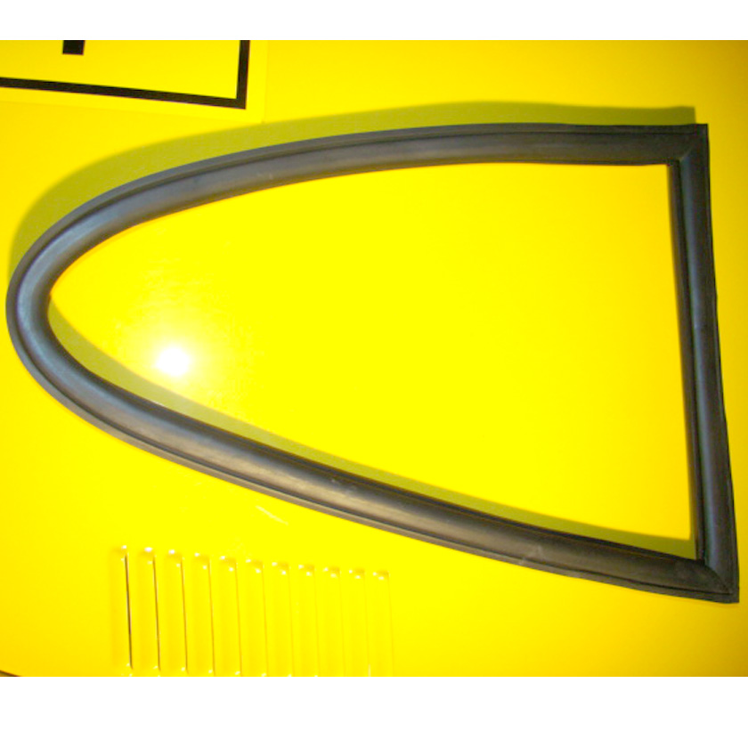 2003_opel_gt_side_window_rubber_fixed_photo